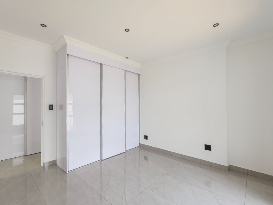 To Let 5 Bedroom Property for Rent in Melodie North West